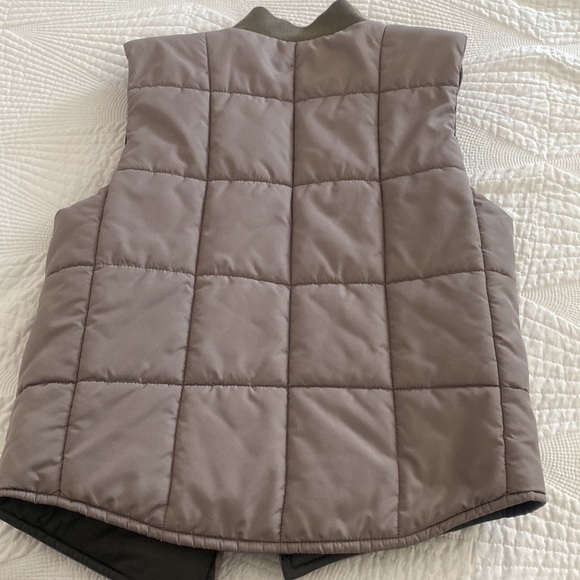 Gap Kids | Boys Size 10 Lightweight Puffer Vest - Picture 3 of 4